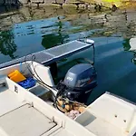 6 Person In Austrheim