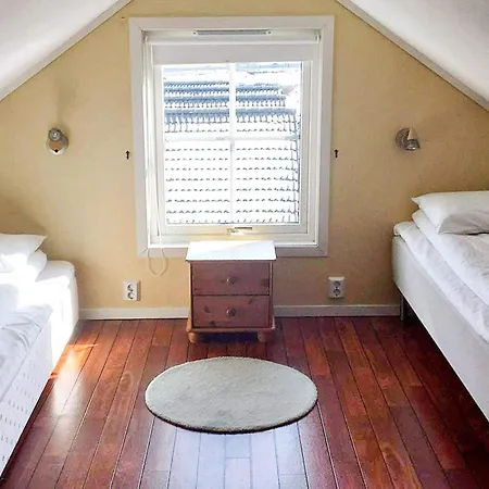 Casa vacanze 6 Person In Austrheim *