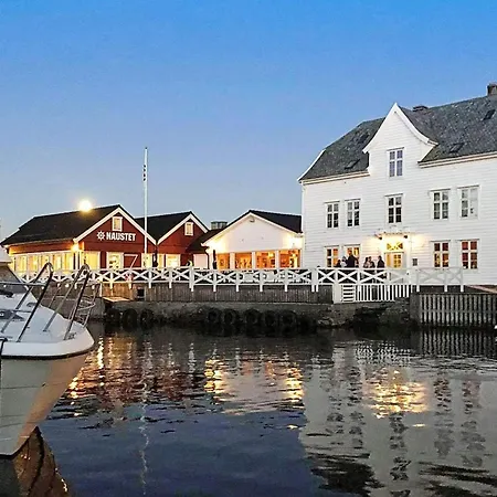 6 Person In Austrheim Holiday home