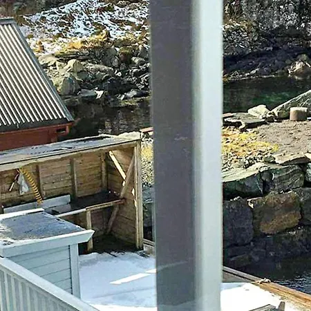 6 Person In Austrheim Дом отдыха
