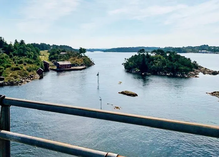 6 Person In Austrheim Feriehus