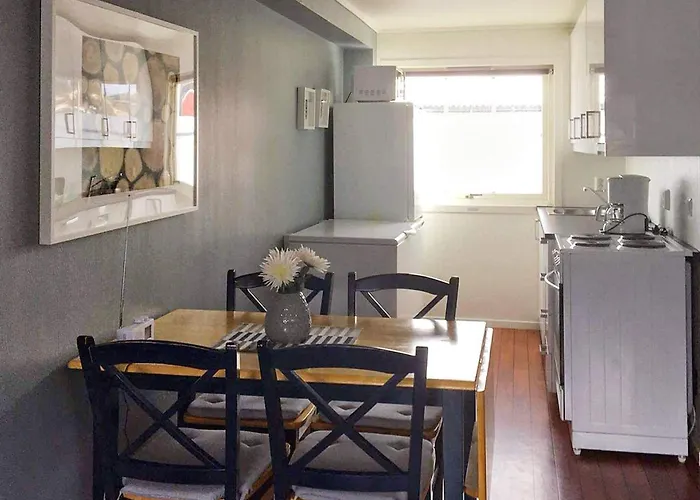 6 Person In Austrheim * Fonnes